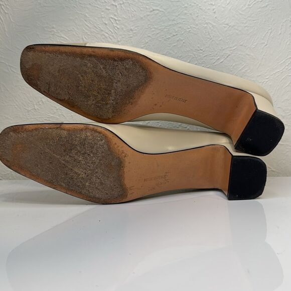 Salvatore Ferragamo Vintage Beige Block Heel Pumps Gold Cap Toe Sz 9 AA - Picture 7 of 7